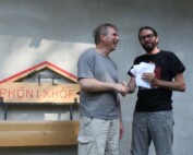 Vereinsmitglied Dr. Andreas Bretl und der organisatorische Leiter des Phönixhofes, Andreas Lopez